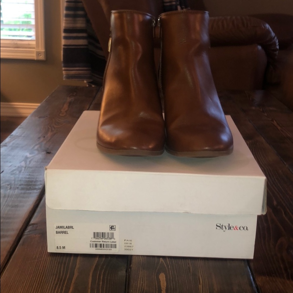 Style&Co Jamila zip bootie size 8.5